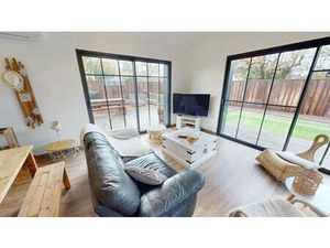 Maison de 8 pièces de 190 m² avec piscine située à Arès