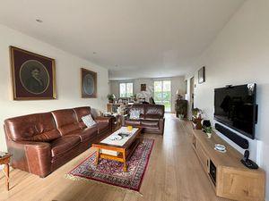 Maison de plain-pied à Avrillé  aucuns travaux  beau jardin