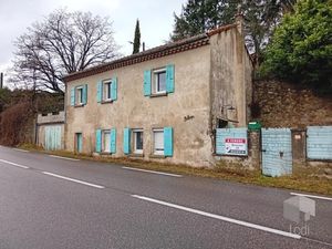 CHAMPIS  maison 60 m2  terrain 9 000 m2