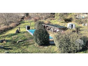 CHAMPIS  maison d'architecte sur 7 800 m2 de terrain