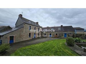 Belle Propriété avec dépendances et parcelle boisée