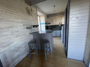 QUARTIER HISTORIQUE - MAISON DE VILLE ATYPIQUE COMPOSEE DE DEUX APPARTEMENTS DUPLEX AVEC J