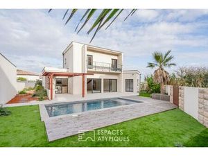 Villa contemporaine sans vis-à-vis  en lisière de pinède à Narbonne