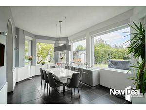 Maison Bourgeoise 4/5 chambres 360 M2 + STUDIO 32 M2 ROSULT