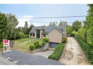 Ruime villa met 5 kamers te koop in Desselgem