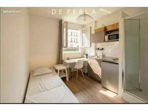 Studio rénové de 9 m2 à 1 minute de la rue du Commerce. Paris XV