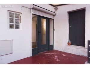 T2 meublé tout équipé avec terrasse – 510 CC – Parking