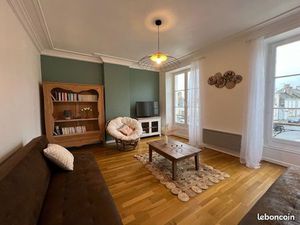 Maison de centre-ville  volumes généreux  2 salles de bain  cour privative sans vis-à-vis