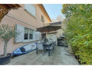 L’ Ayguade T3 lumineux 50m de la plage avec terrasse à Hyères