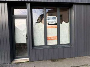 Location Bureaux et commerces à Retiers (35240) : à louer / 68m² Retiers