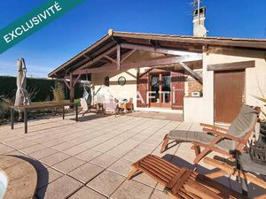 Proche zone commerciale  piscine  2 garages  calme