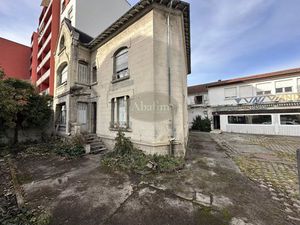 Maison de ville à fort potentiel