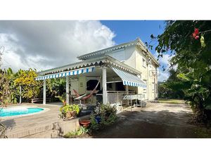 Rivière Salée : Villa T4 bis avec piscine