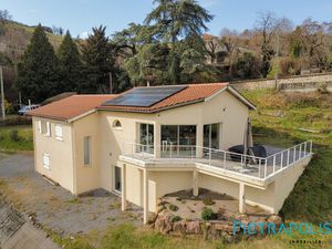 VILLA 150 M²