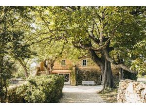 Mas authentique entièrement rénové  à 10 minutes d'Uzès