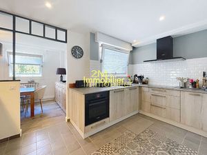 Appartement 5 pièces de 124 04 m² à louer à La Rochette Village - Loggia  cave et garage  