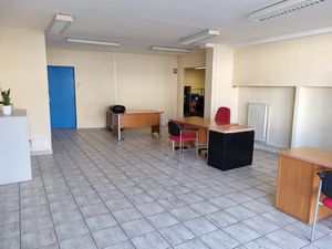 JARNY CENTRE LOCAL COMMERCIAL