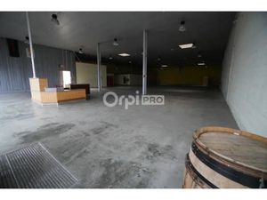 Local d'activité de 885m² A LOUER