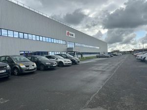 BATIMENT INDUSTRIEL / LOGISTIQ A VENDRE OU A LOUER