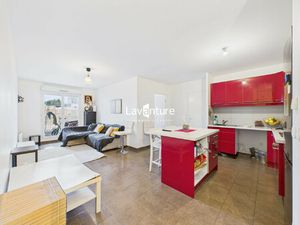 Limite Plessis - 3 pièces avec balcon et parking