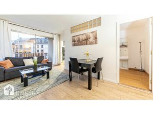 Place François 1er - 2 pièces - 39.33 m² et 4.06 m² de balcon