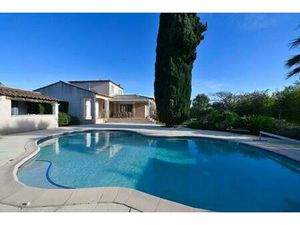 Maison de 5 pièces de 150 47 m² située à Saint-Gilles