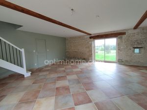 CHARENTE RANVILLE BREUILLAUD. Propriété en pierre rénovée de 195 m² avec jardin clos 1169 