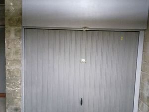 Garage / box voiture avec une très grande capacité de stockage