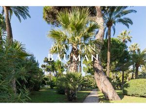 Centre-ville et mer accessibles à pied – Bijou rare avec jard