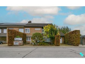 Verrassend ruime HOB met praktijk te Sint-Henricus