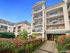 Plein centre ville  F3 de 67m2 (PMR) avec terrasse et jardin de 137M2