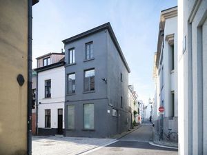 Centrum Gent - Een architecturale hoekwoning met een exeptionele ruimtelijkheid  twee slaa