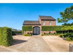 Gerenoveerde vierkantshoeve