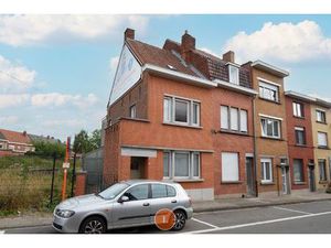 Te renoveren woning te koop in Menen