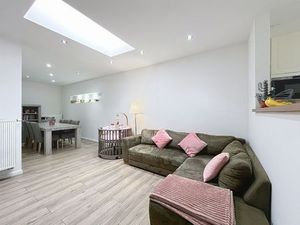 Instapklare gezinswoning met 3 slpk en 2 badk te Sint-Niklaas