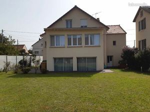 Maison spacieuse de 185 m2 au Val du Muguet à 8 min à pieds de la gare et de la mairie