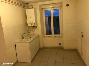 Appartement F2 à PANISSIERES