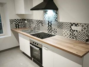 Petite maison mitoyenne avec 2 grandes chambres