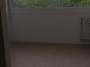 Particulier loue un studio au 5ème étage  avec ascenseur  de la résidence Guy de Maupassan