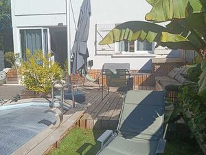 Rare maison meublée à louer à l'année