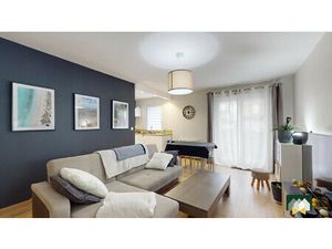 Emplacement idéal pour ce T3 avec cave  balcon et parking