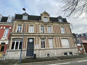 Location Local Professionnel 215m²