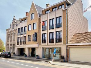 Ieper - Ruim instapklaar appartement met terras op centrale ligging - met garage