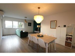 VERNIEUWD APPARTEMENT MET GARAGE AAN HET STADSCENTRUM