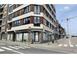 UITSTEKEND GELEGEN HANDELSPAND - MODERN INGERICHT EN INSTAPKLAAR