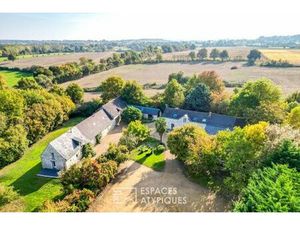 Ancien corps de ferme dédié à l'évènementiel