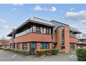 Location Local Professionnel 396m²