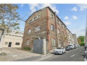 Location Local Professionnel 2 400m²