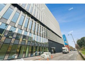 Location Local Professionnel 3 575m² ST OUEN SUR SEINE 93400