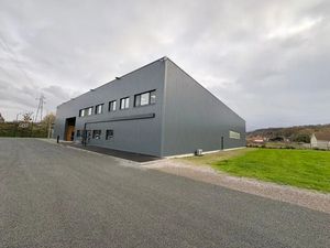 A VENDRE LOCAL D'ACTIVITÉ 1 770 M2 ENVIRON PONTPOINT